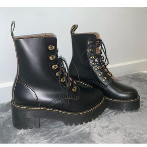 Dr. Martens Shoes - Leona 7 Hook Doc Martens Size 6 NWOT Dr. Martens Shoes - Leona 7 Hook Doc Martens Size 6 NWOT